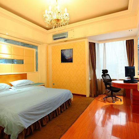 Bluesky Hotel Гуанджоу Екстериор снимка