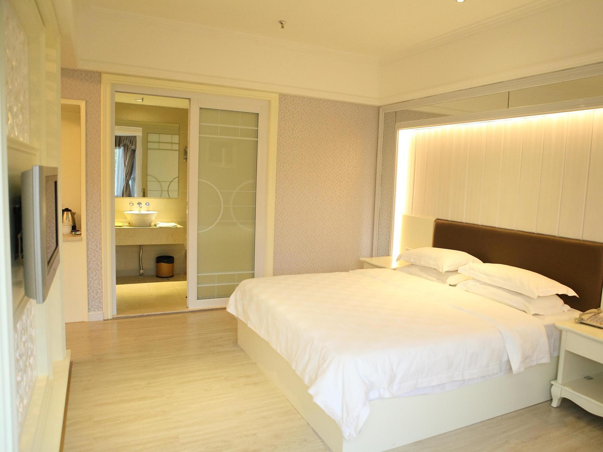 Bluesky Hotel Гуанджоу Екстериор снимка