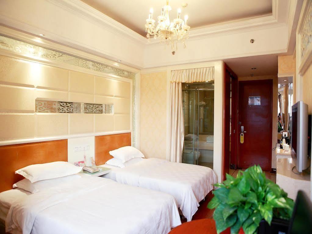 Bluesky Hotel Гуанджоу Екстериор снимка