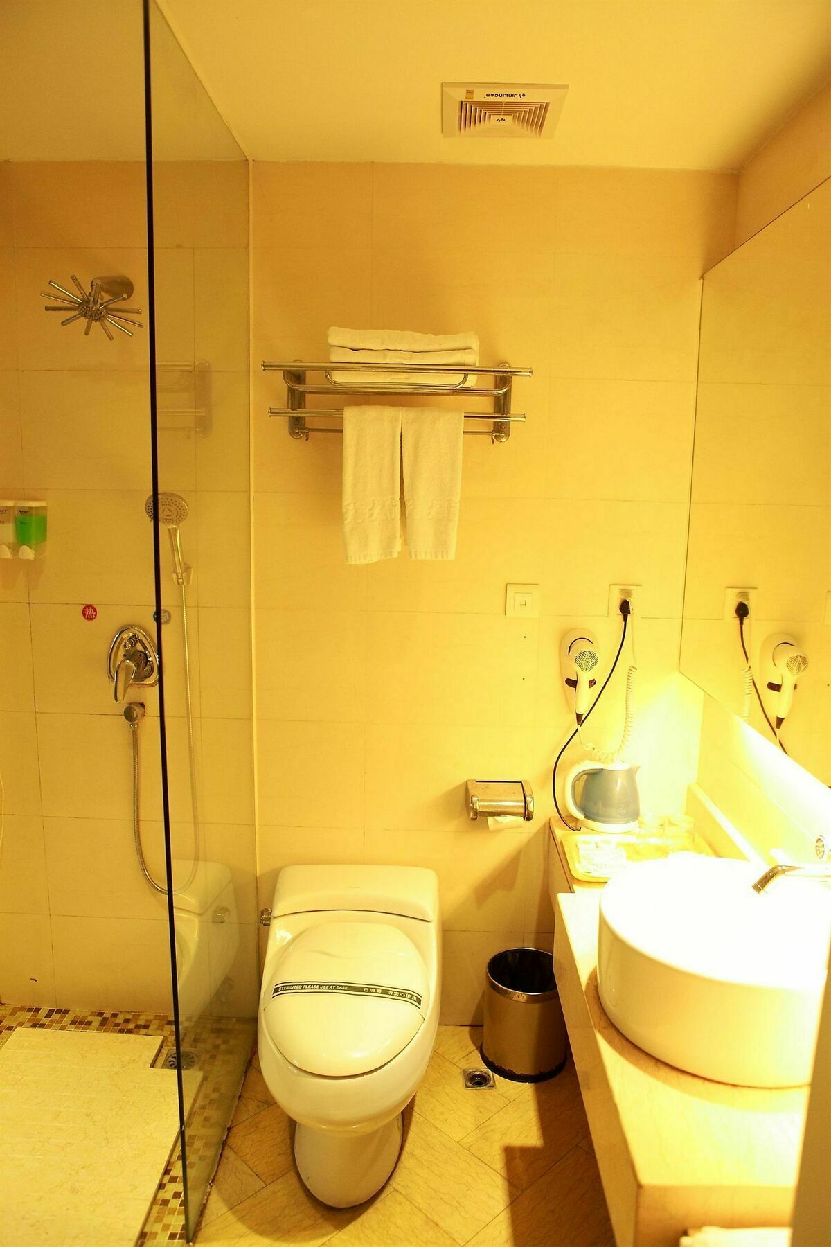 Bluesky Hotel Гуанджоу Екстериор снимка