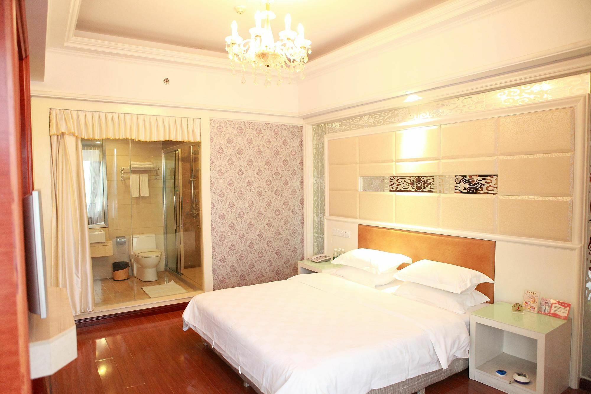Bluesky Hotel Гуанджоу Екстериор снимка