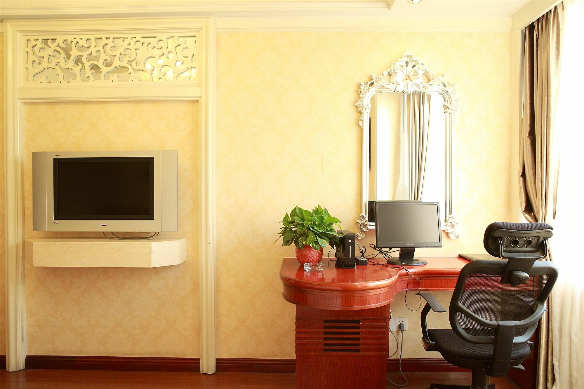 Bluesky Hotel Гуанджоу Екстериор снимка