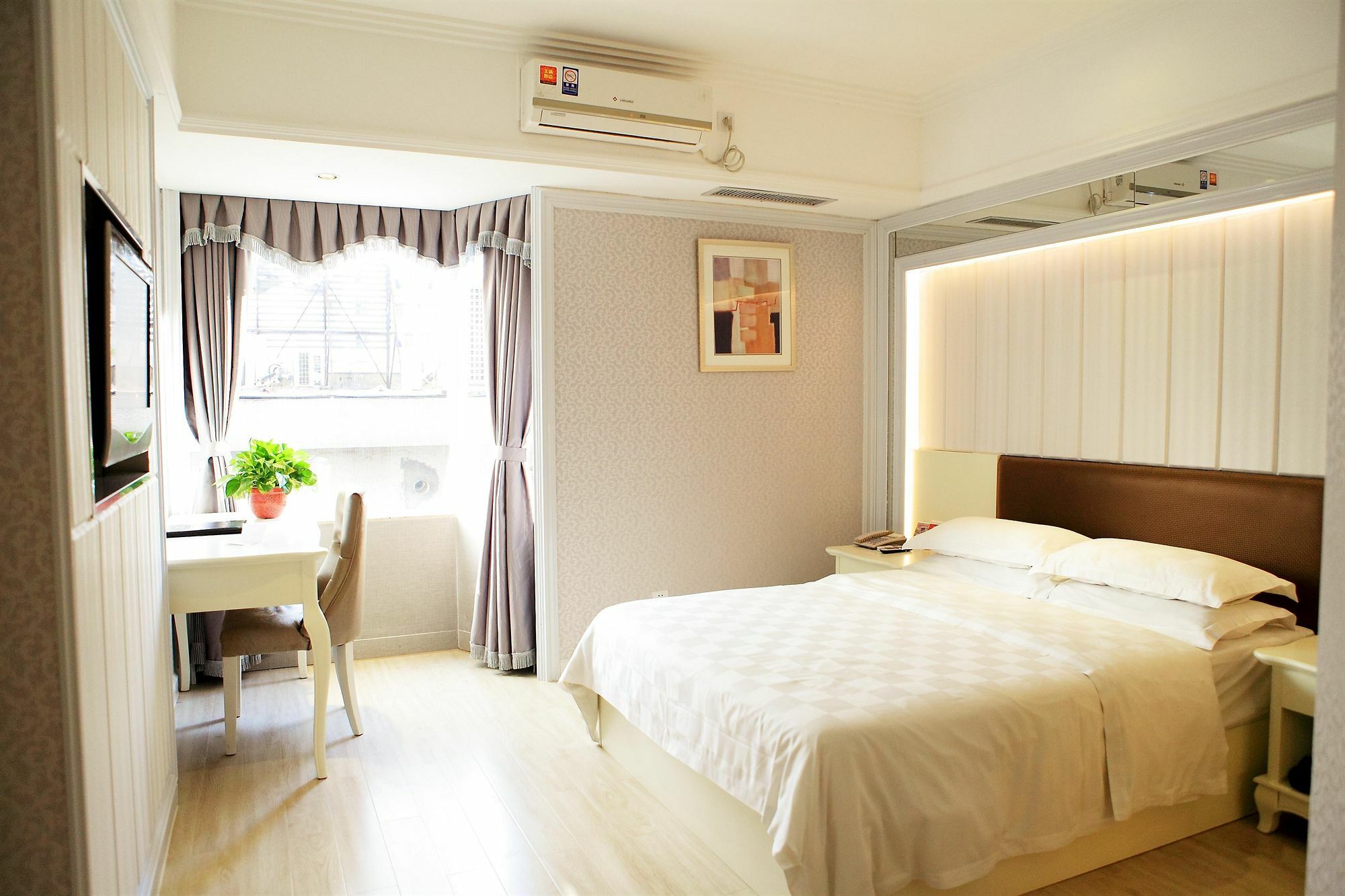 Bluesky Hotel Гуанджоу Екстериор снимка