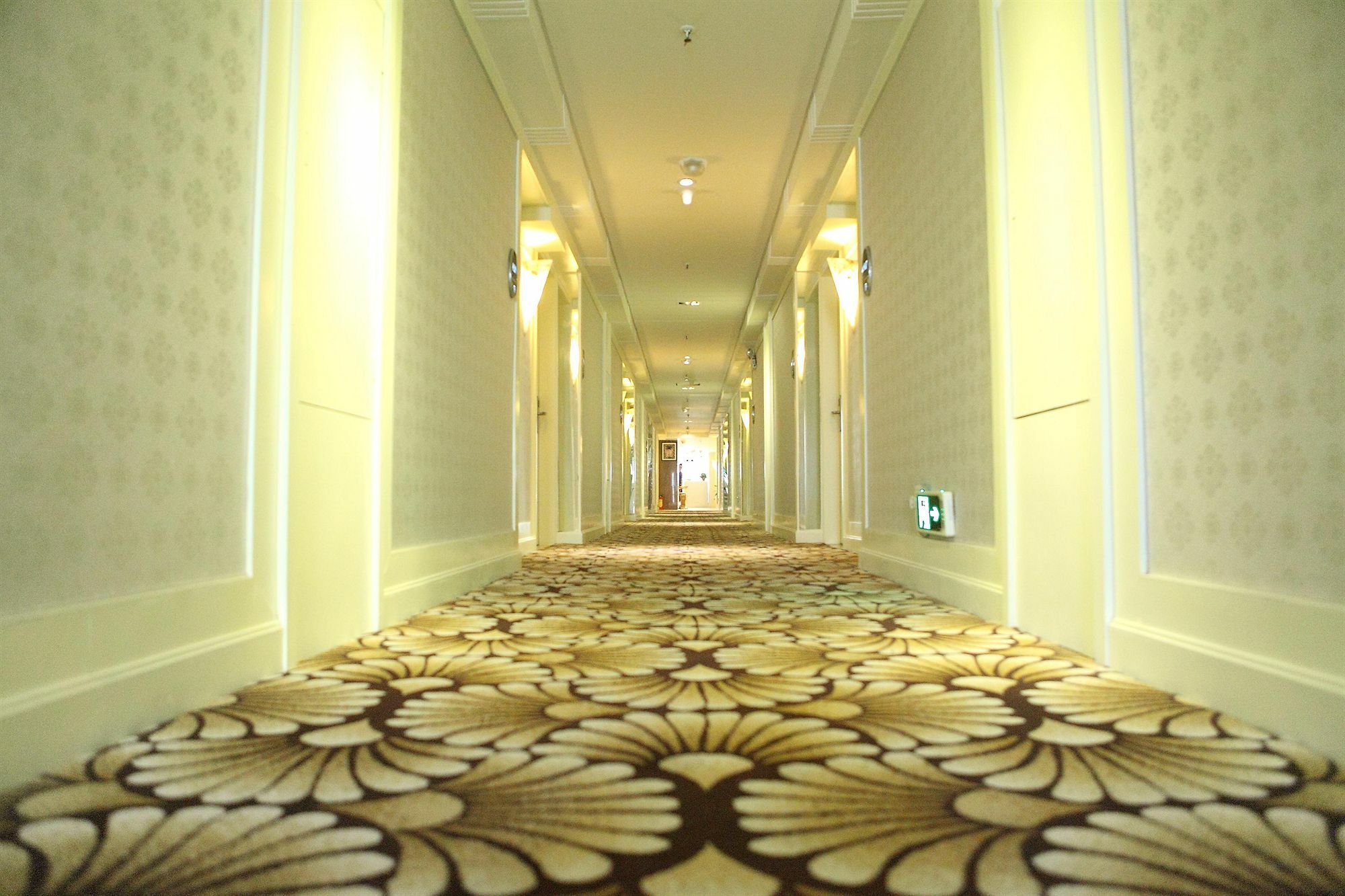 Bluesky Hotel Гуанджоу Екстериор снимка